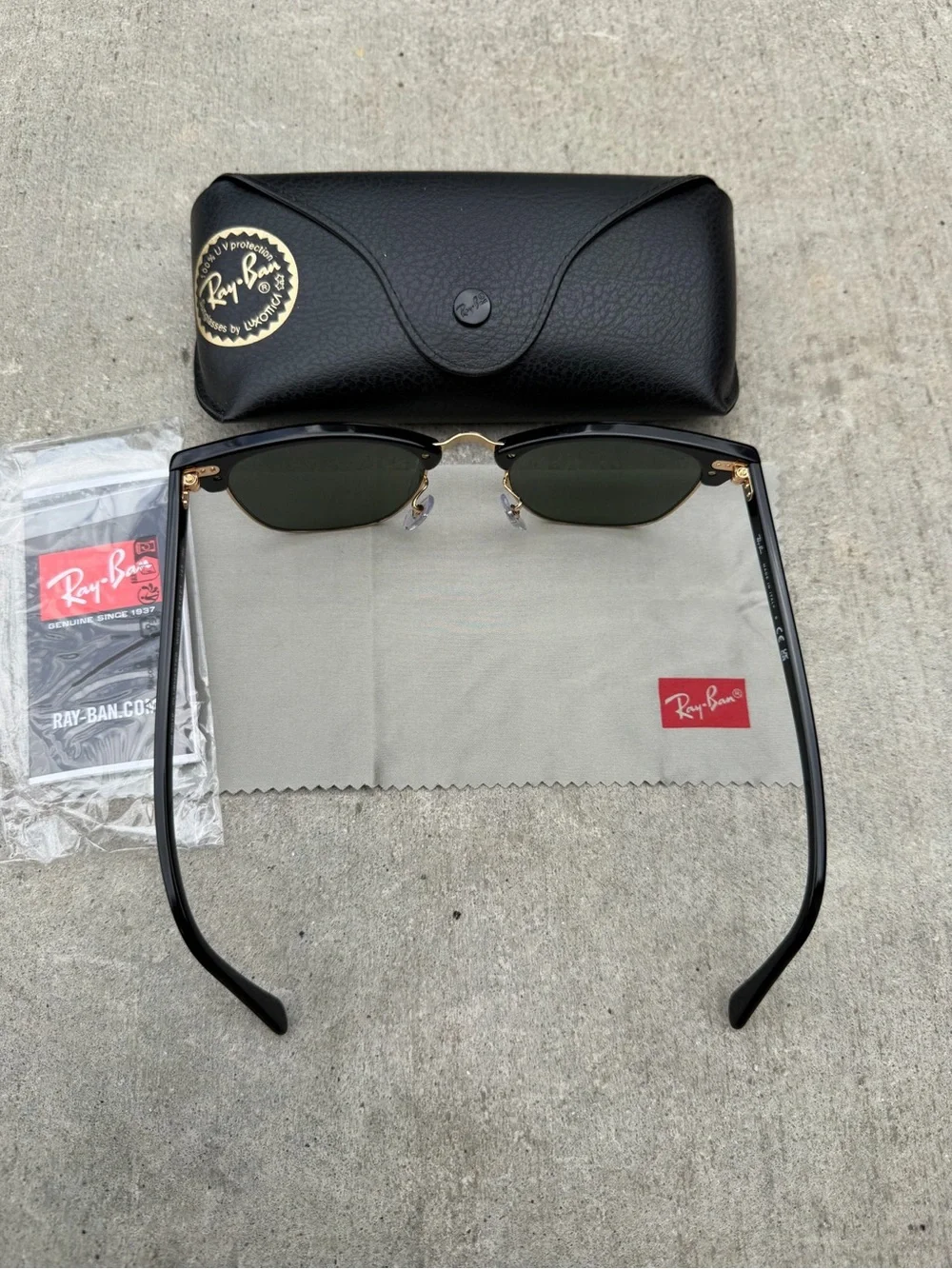 Rayban RB3016 Clubmaster Sunglasses G-15 Lens Black Gold Arista Frame